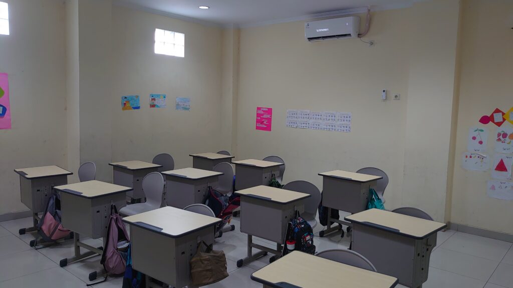 RUANG KELAS SDQ MADANI AL WASHIYYAH