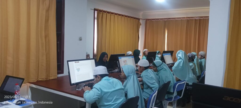 LAB KOMPUTER SDQ MADANI AL WASHIYYAH