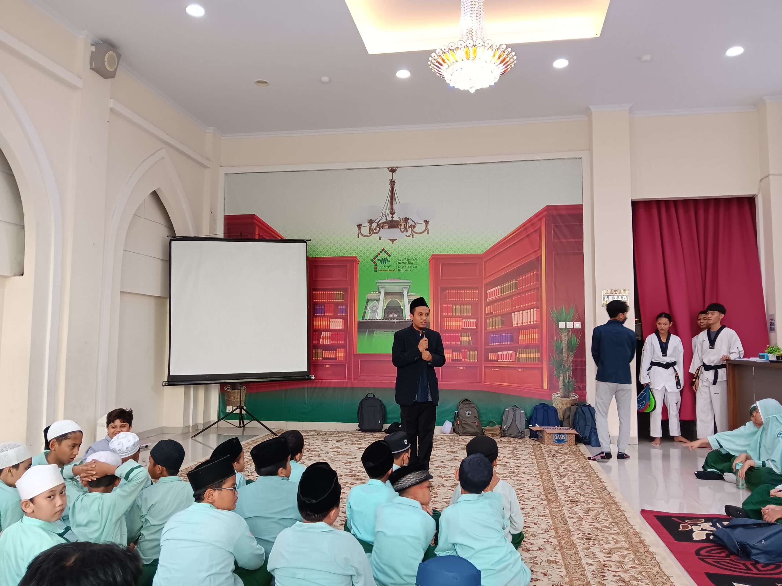 AULA GEDUNG PPTQ/SDQ MADANI AL WASHIYYAH